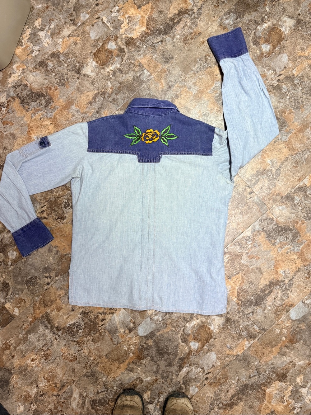 Vintage BodyGear denim embroidered snap front western style shirt - Picture 4 of 15
